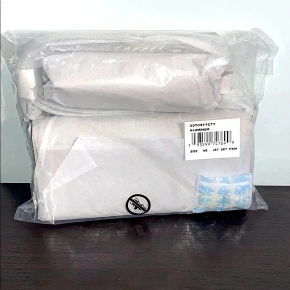 MICHAEL KORS JET SET ITEM LG WALLET ON A CHAIN - Picture 13 of 13